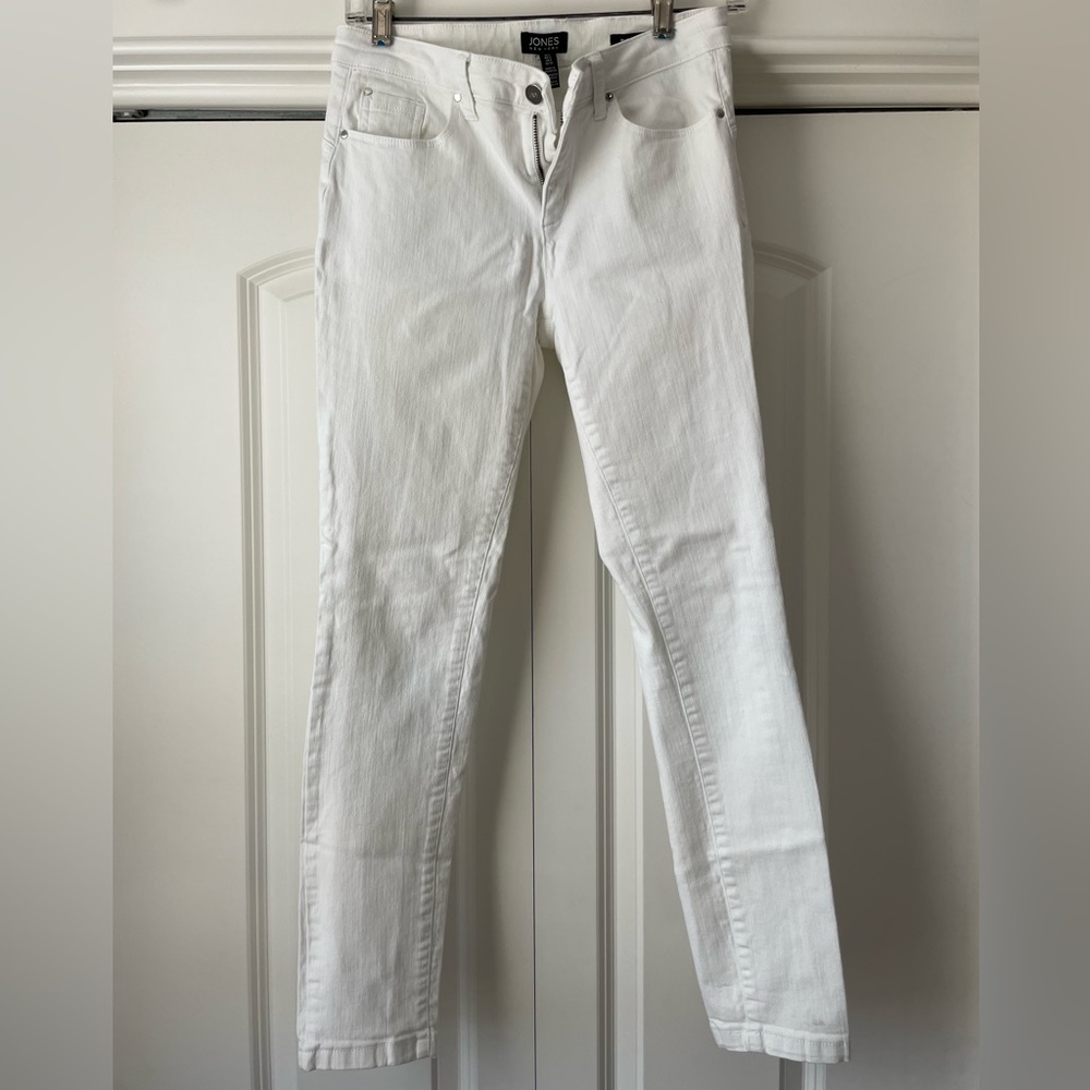 Jones New York white‎ skinny jeans